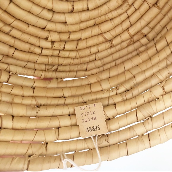 Coiled Grass Wicker Basket Boho Unique Decor - Picture 3 of 3